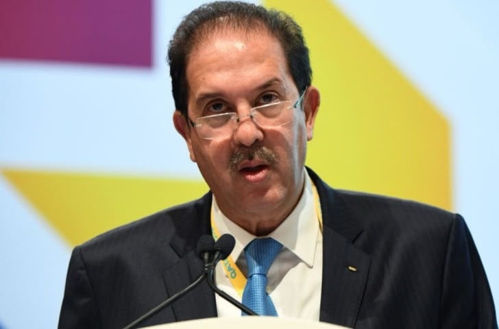 Mustapha Berraf s'exprimant lors d'un événement du Mouvement olympique